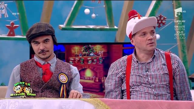 Ghid de bune maniere pentru masa de Revelion. Cum se așază farfuriile, tacâmurile și paharele